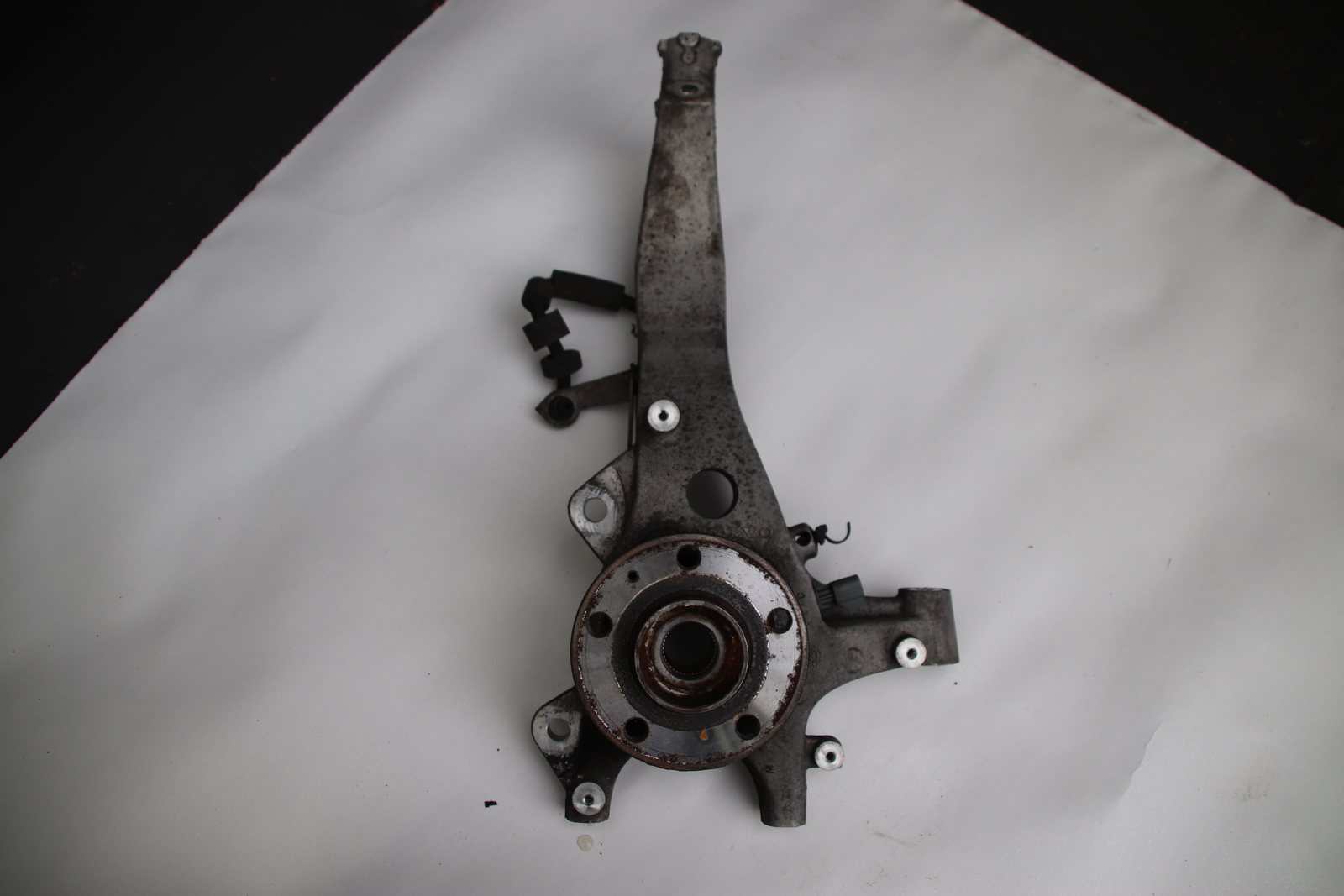 Left front steering knuckle with hub 2