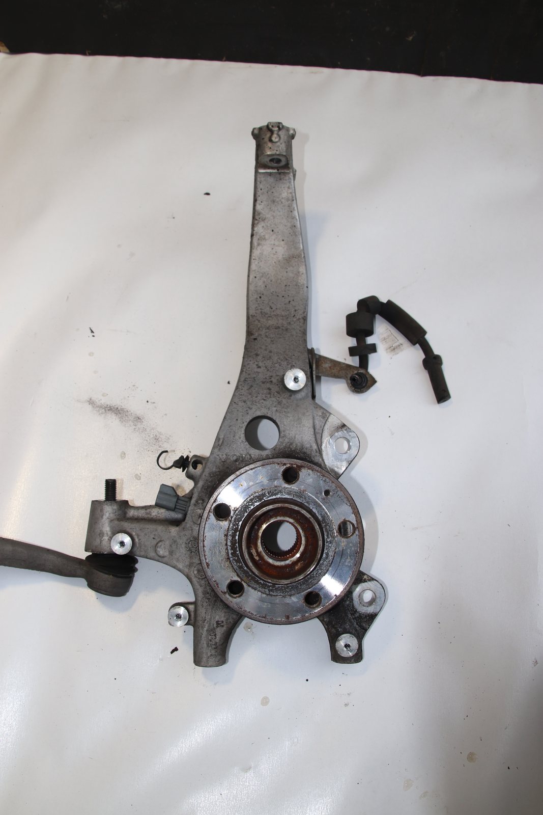 Right front steering knuckle with hub