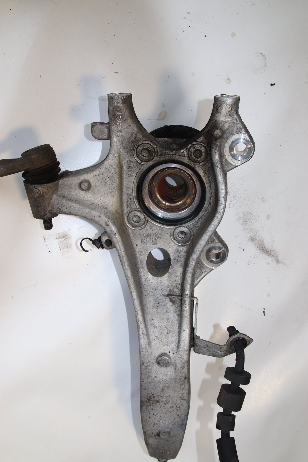 Right front steering knuckle with hub 2