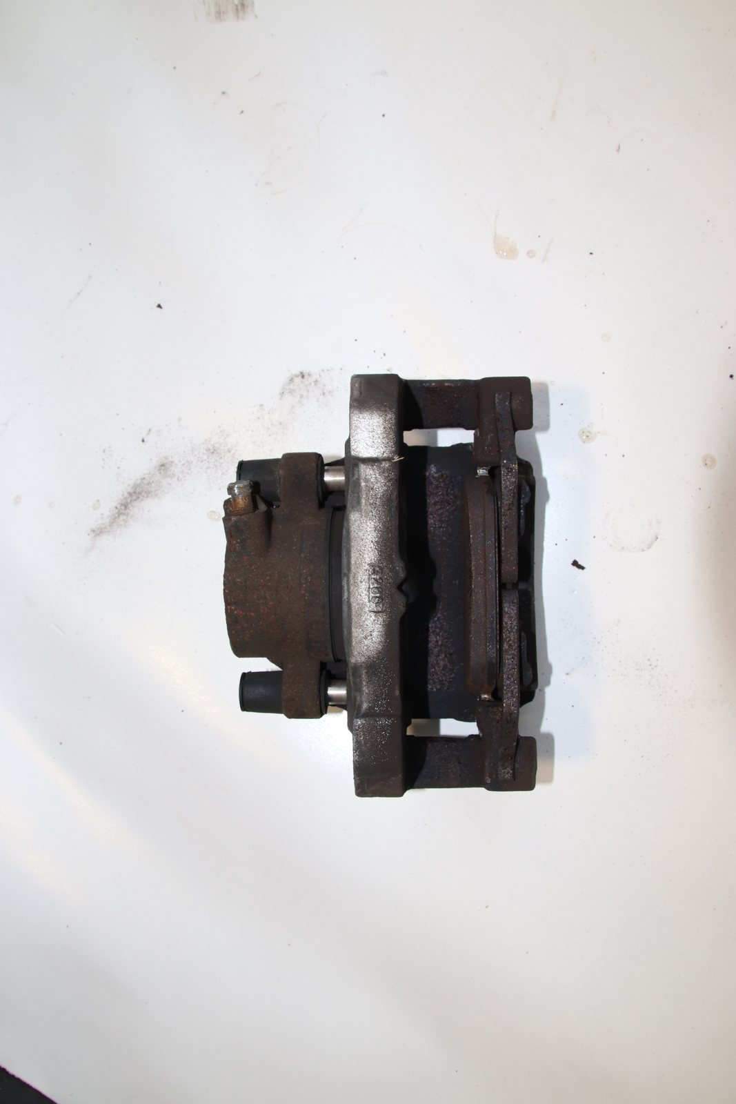 Right front brake caliper with carrier 2
