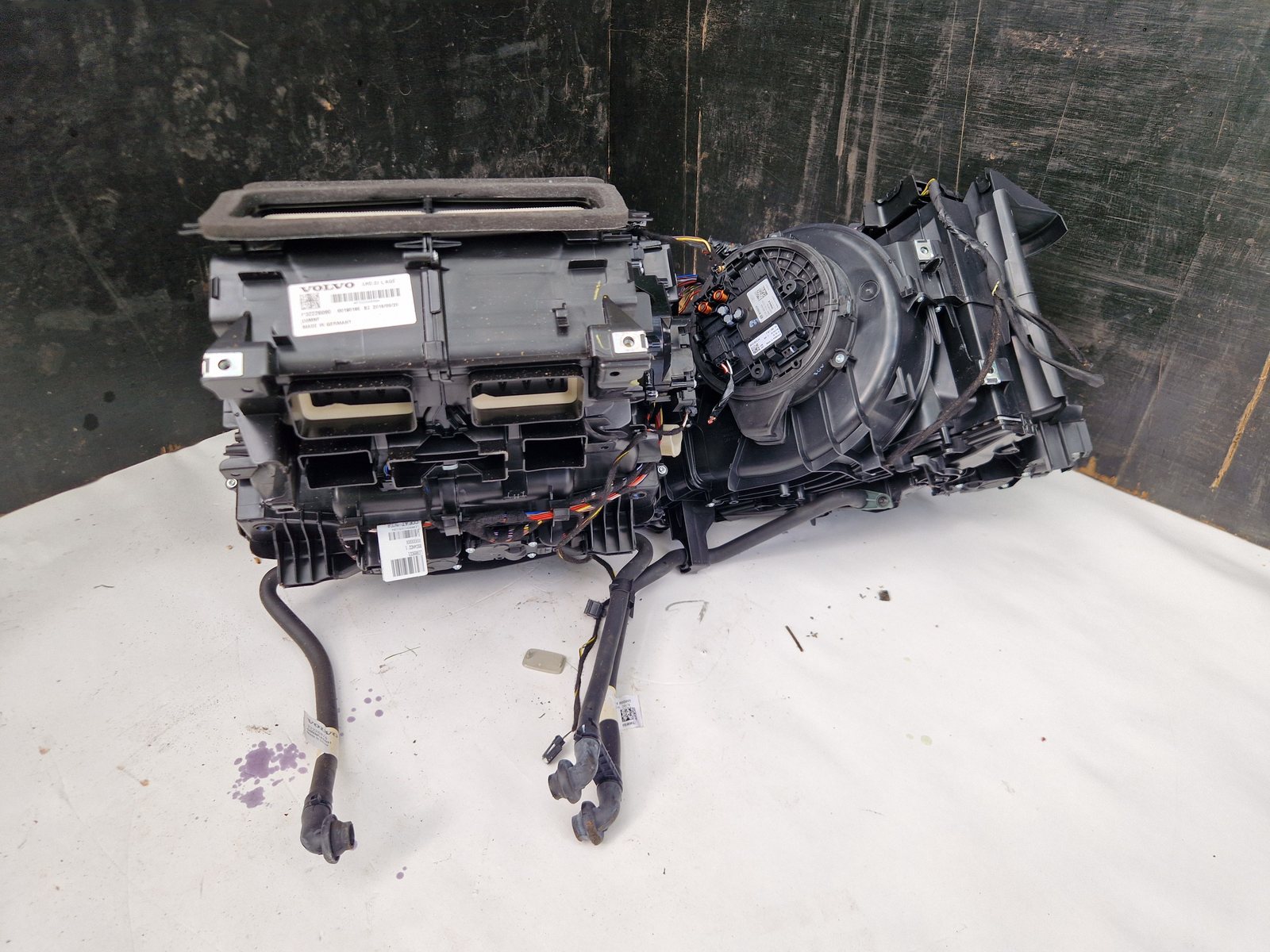 Complete climate unit with heater housing 4