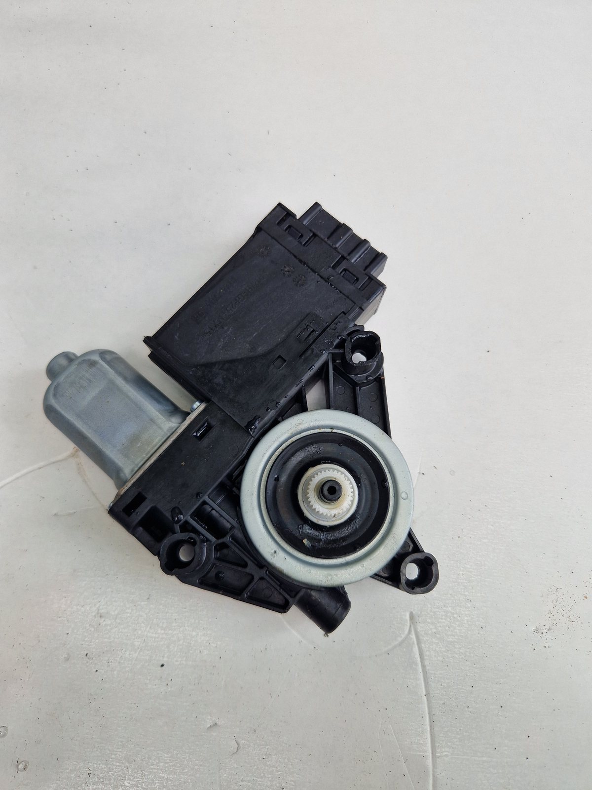 Front left and right window motor set