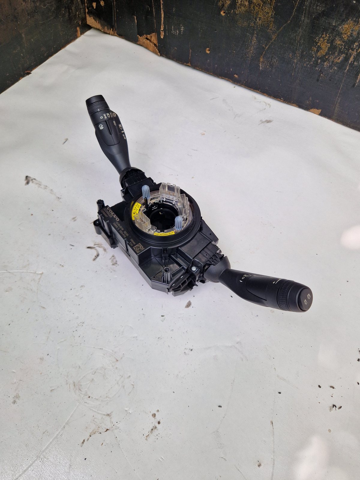 Steering column switch unit with clock spring