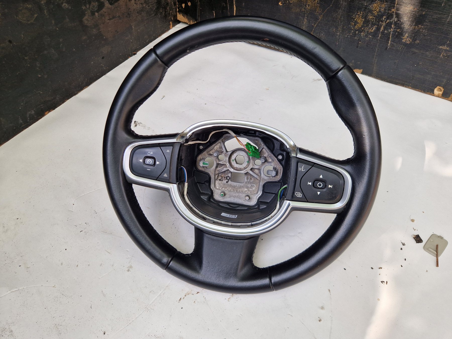 Leather multifunction steering wheel
